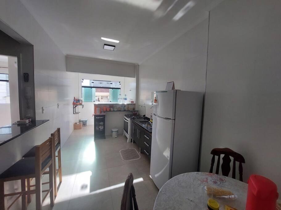 Apartamento Santos-lindo- 2 Dorms- Suite- Familiar- Quadra Nº 84-apto 25 Santos (Sao Paulo)
